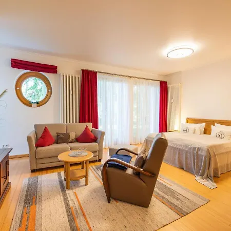 Kaiservillen - 1-raum-ferienwohnung Mit Terrasse Dg21 Apartamento *